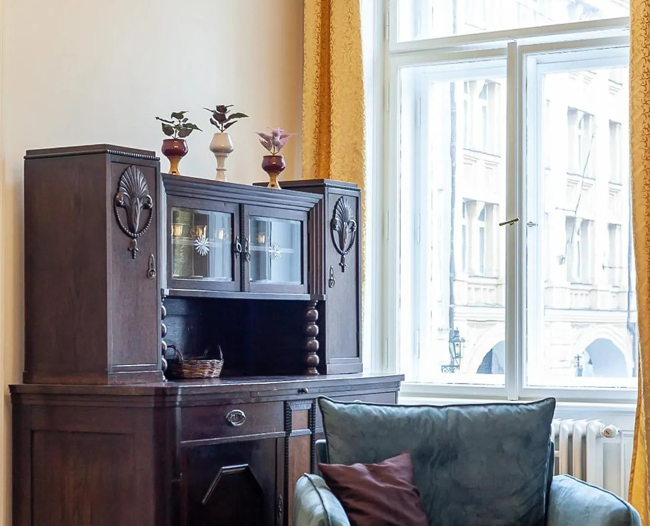 Royal Apartment By Charles Bridge View Of Saint Nicholas Church 0*, Prague